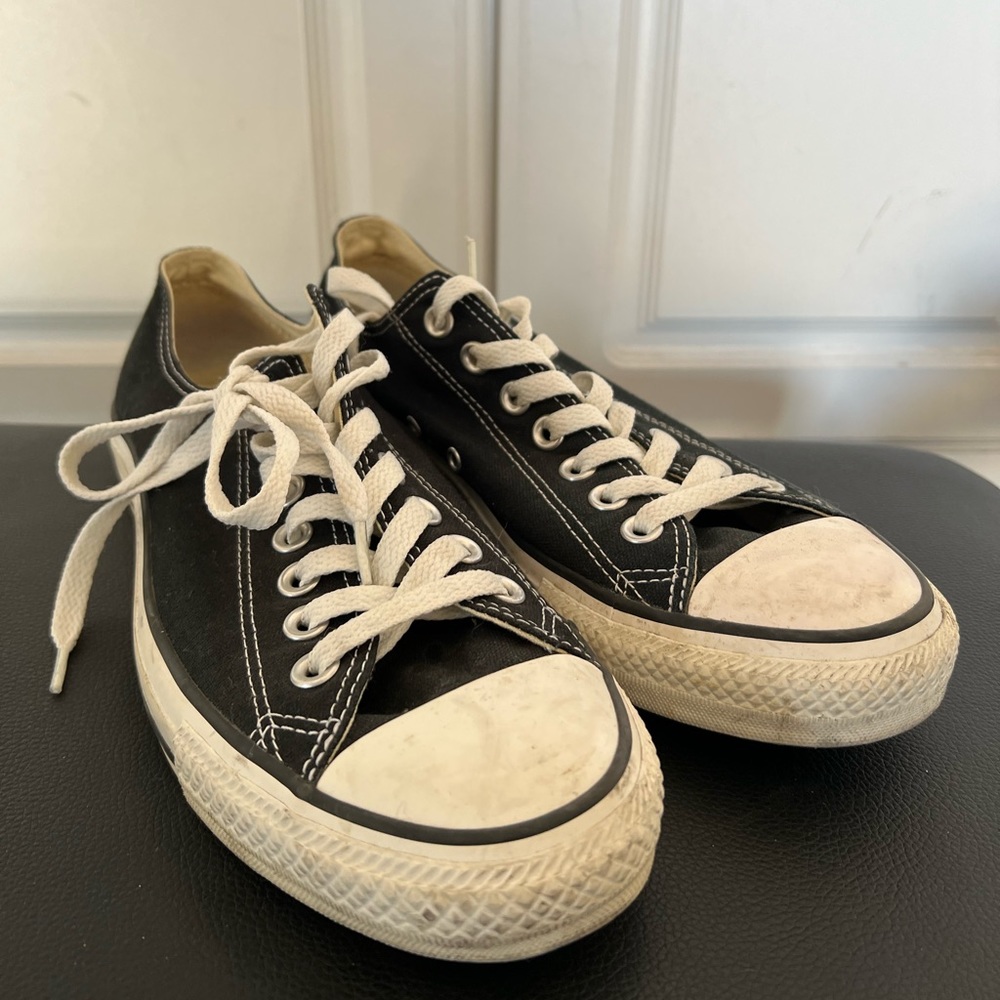 Low Chuck Taylors used, good condition 8.5 converse